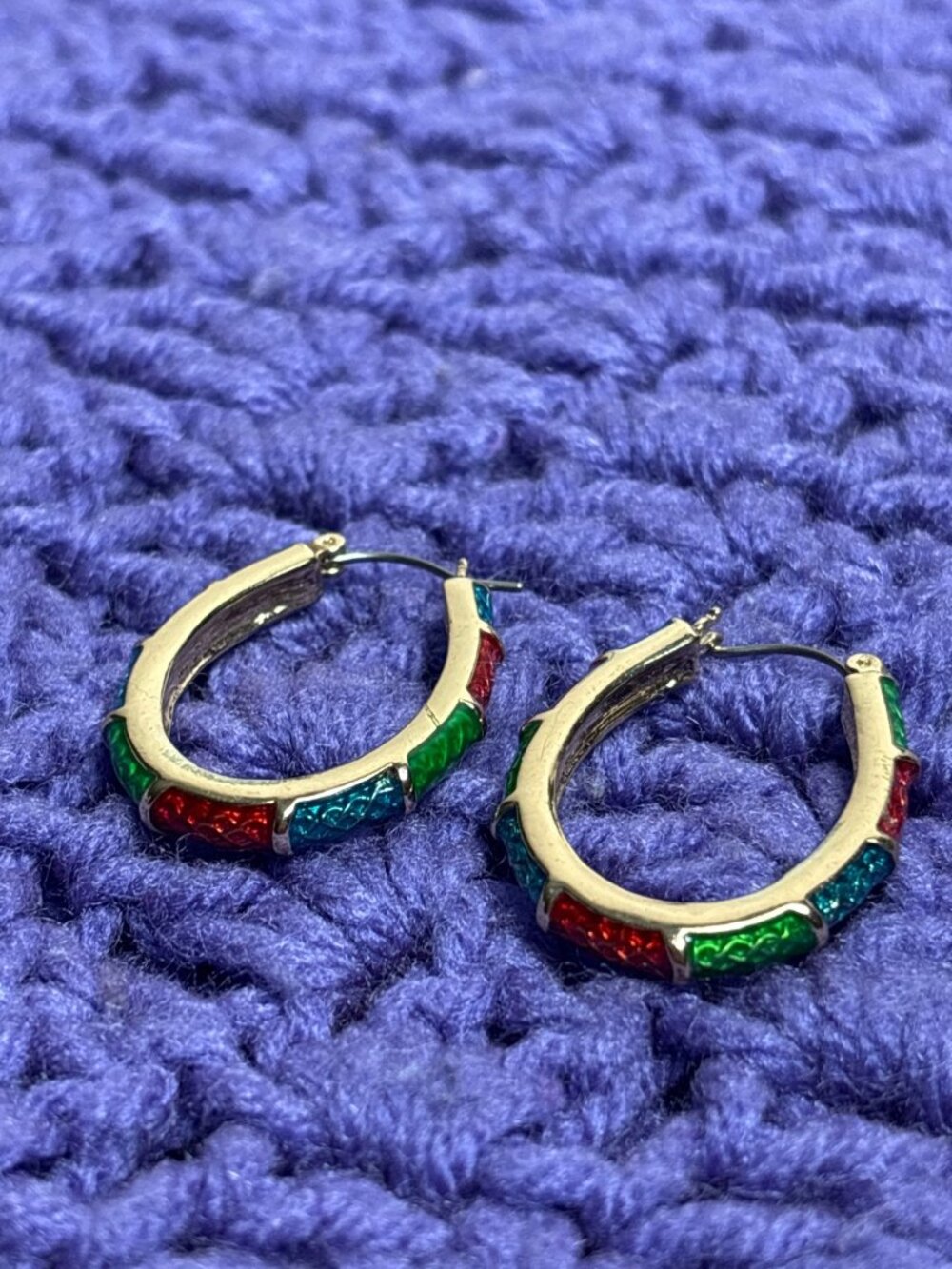 Vintage Oval Hoop Earrings Goldtone Green Red Blue Enamel 1.25 inches